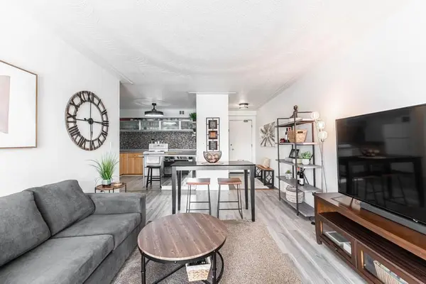 8 WOODMAN DR S #508, Hamilton, ON L8K 4C9