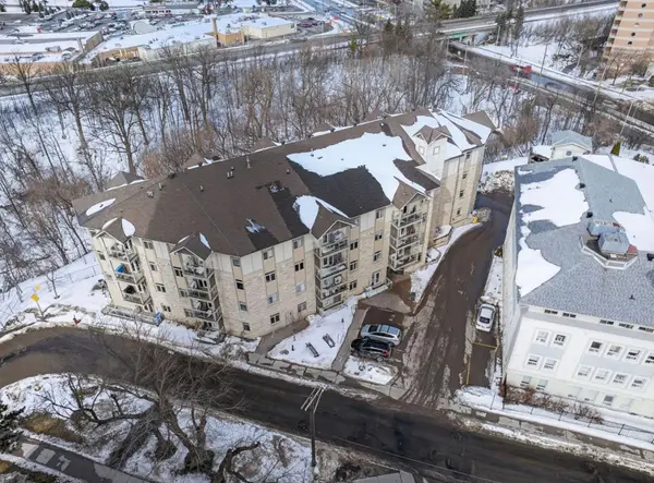 1201 Ohio ST #401, Billings Bridge - Riverside Park And Area, ON K1H 0A1