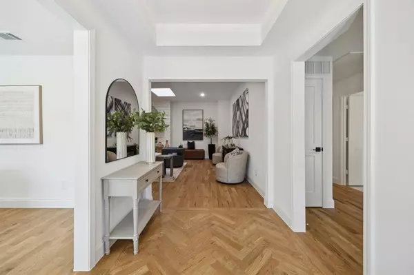 Dallas, TX 75244,4331 Laren Lane