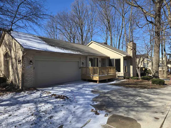 43042 W Kirkwood DR, Clinton Twp, MI 48038