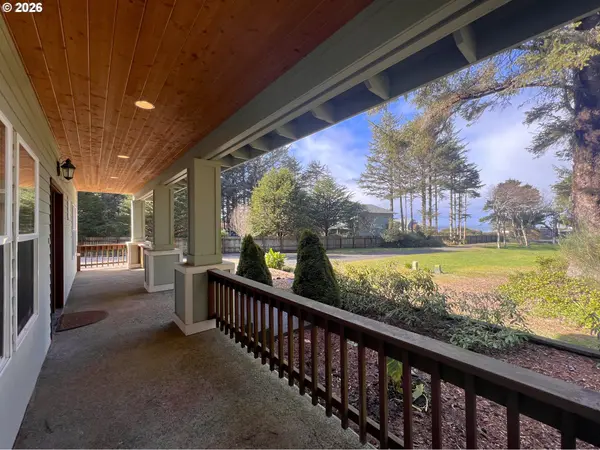 89962 CAPE ARAGO HWY, Coos Bay, OR 97420