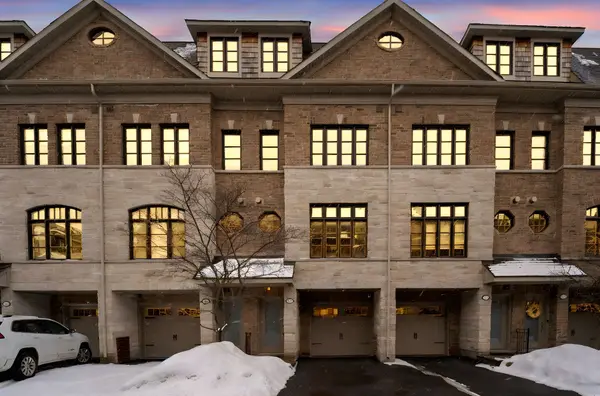 27 Powseland CRES #12, Vaughan, ON L4L 0C5