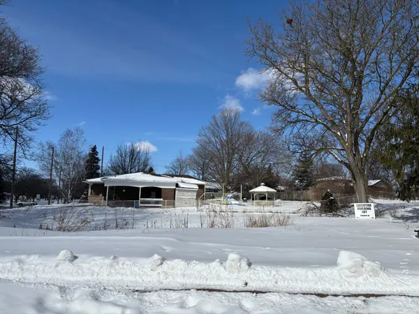 4 Sherwood DR, Guelph, ON N1E 1R6