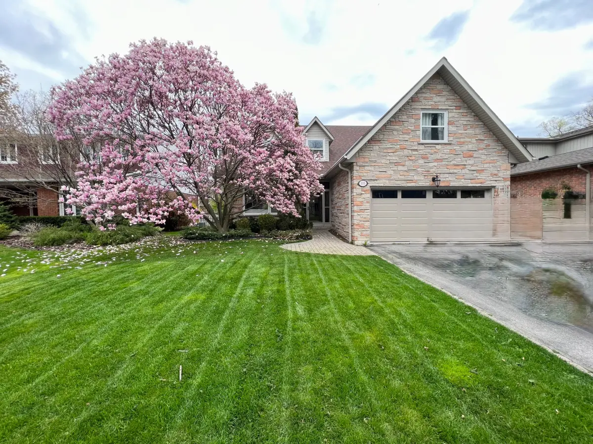 155 Cheverie ST, Oakville, ON L6J 6C3