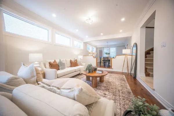 155 Cheverie ST, Oakville, ON L6J 6C3