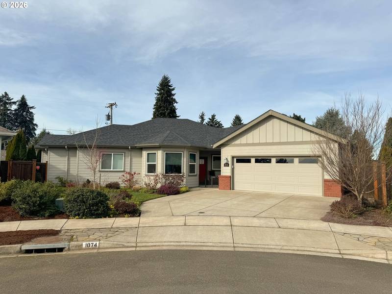 1074 HAMILTON ST, Springfield, OR 97477