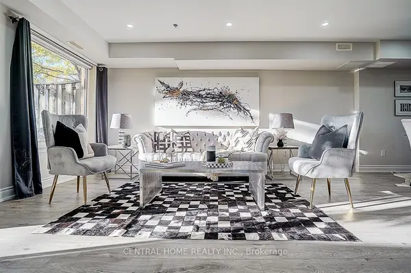 988 Sheppard AVE W #11, Toronto C06, ON M3H 2T6