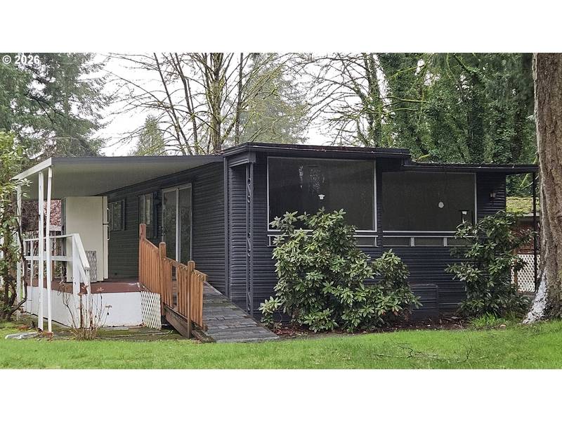 8021 OLD PACIFIC HWY, Castle Rock, WA 98611