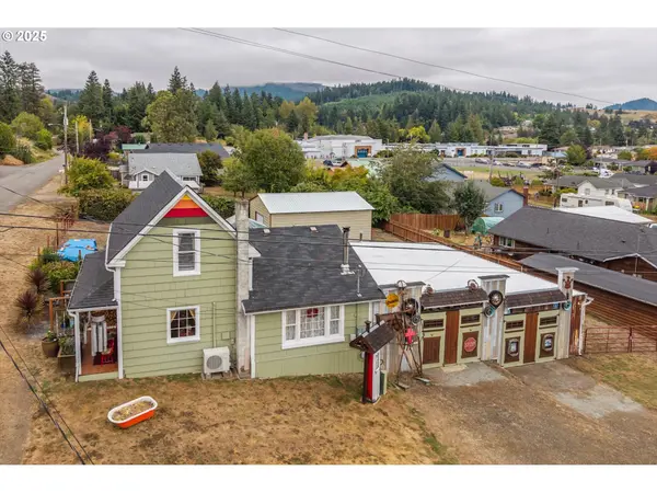 Myrtle Point, OR 97458,1404 HARRIS ST