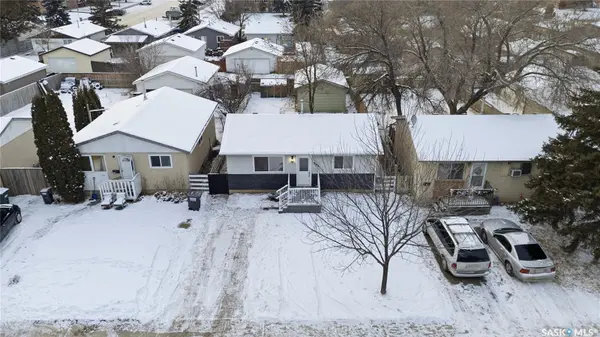 869 Macklem DRIVE, Saskatoon, SK S7L 4K1