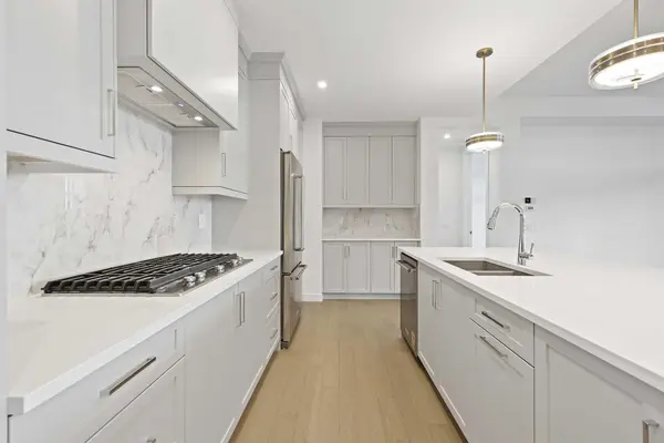 140 Marina CV SE #201, Calgary, AB T3M 3P4