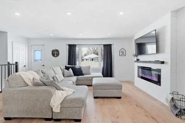 127 CARLING TER, North Huron, ON N0G 2W0