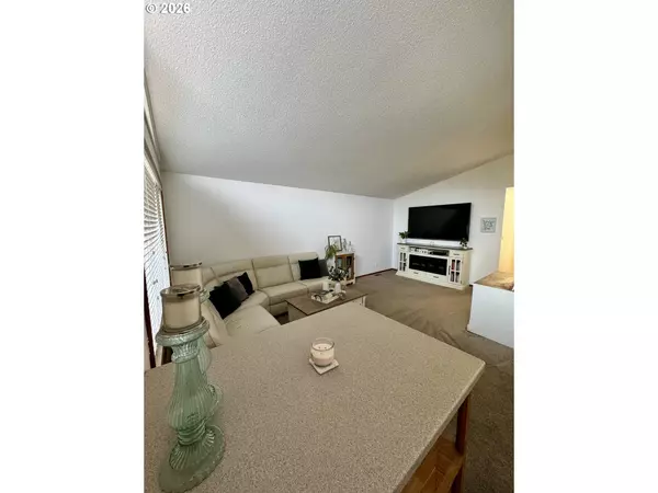 Springfield, OR 97478,1091 Longridge DR