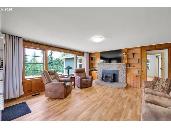 35478 BRABHAM RD, Pleasant Hill, OR 97455