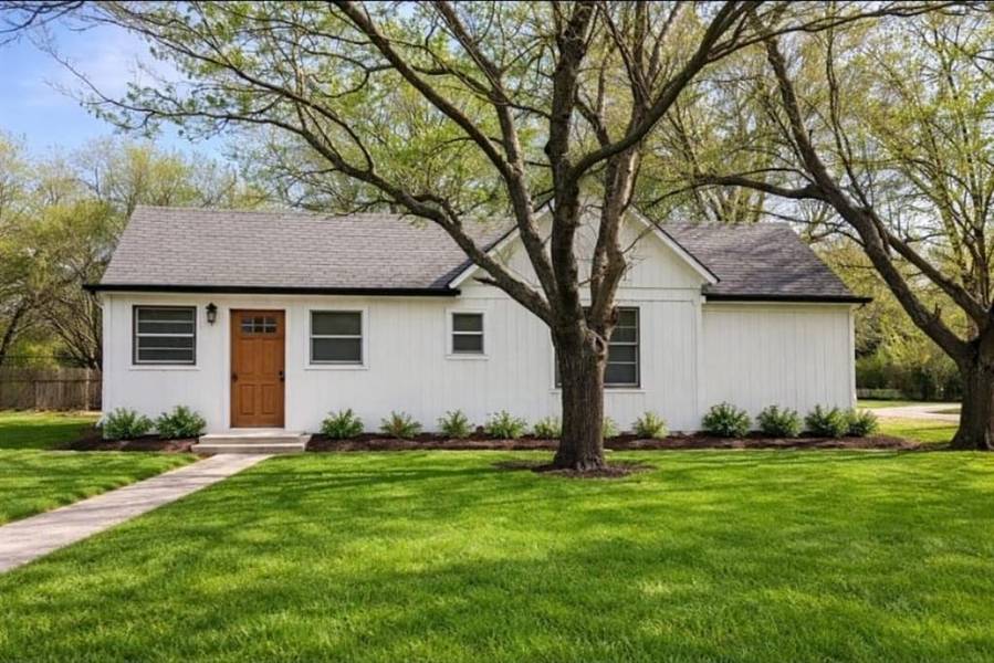 501 N Houston Street, De Leon, TX 76444