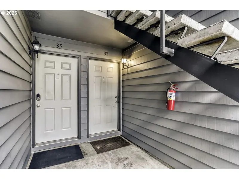 6745 SW SCHOLLS FERRY RD #37, Beaverton, OR 97008