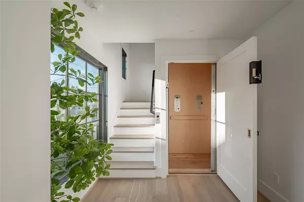 University Park, TX 75205,3428 Daniel Avenue #2