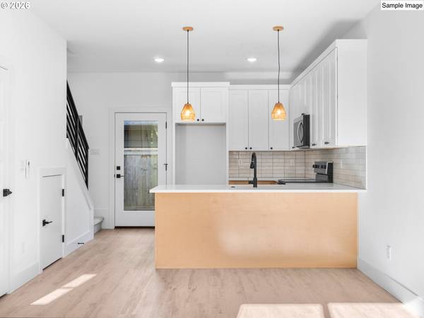 9562 N Buchanan AVE, Portland, OR 97203