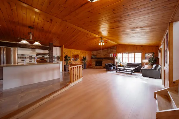 236 Summit DR, Scugog, ON L0B 1E0