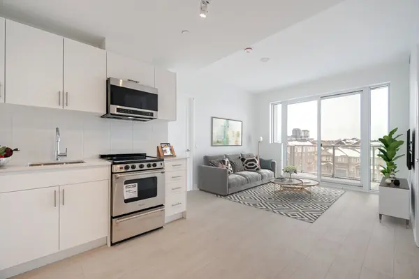 412 Silver Maple RD #405, Oakville, ON L6H 7X8