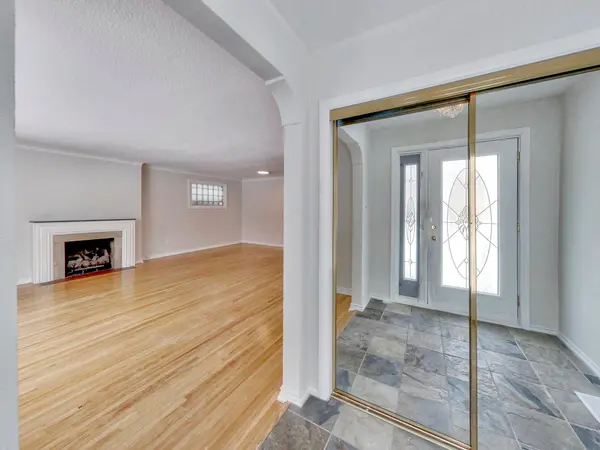 9 Beaverbrook AVE, Toronto W08, ON M9B 2M8