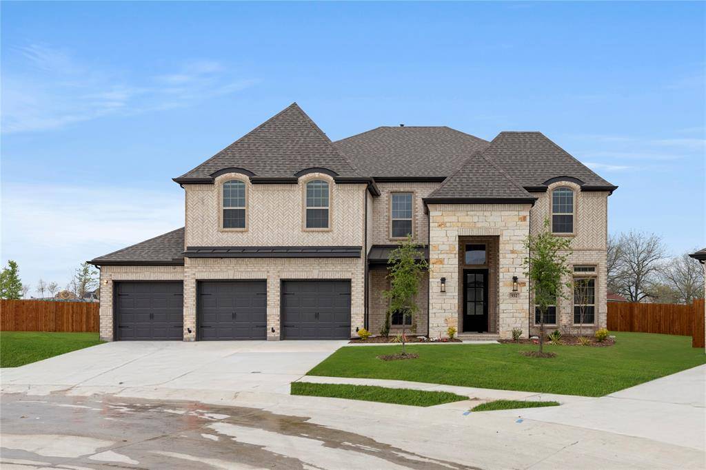 932 Pilatus Lane, Fate, TX 75087
