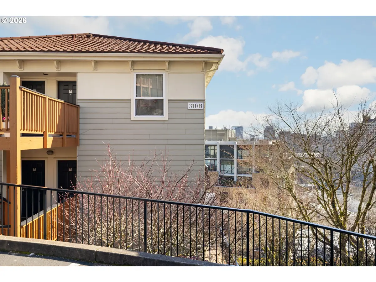 310 NW UPTOWN TER #2B, Portland, OR 97210