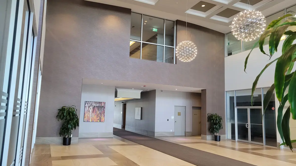 218 Export BLVD #407, Mississauga, ON L5S 1Y4