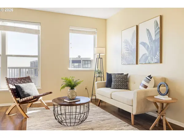 310 NW UPTOWN TER #2B, Portland, OR 97210