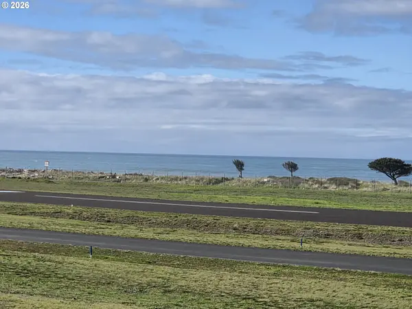 94120 STRAHAN ST #120, Gold Beach, OR 97444