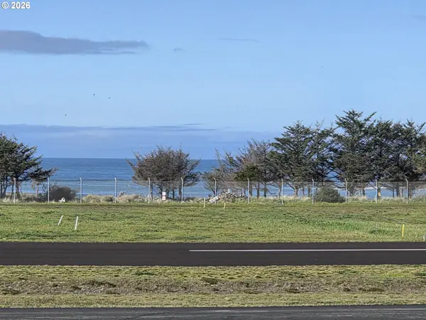 94120 STRAHAN ST #120, Gold Beach, OR 97444