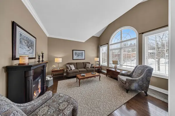 473A Oakwood DR, Pickering, ON L1W 2M8