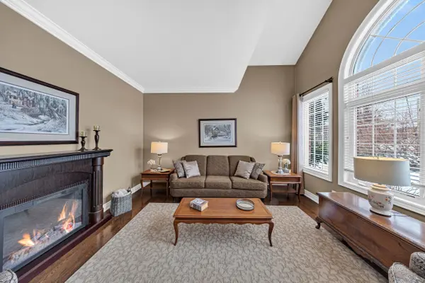 473A Oakwood DR, Pickering, ON L1W 2M8