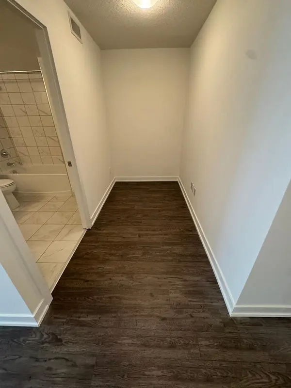 1010 Sandy Beach RD #610, Pickering, ON L1W 3V9