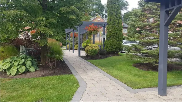 8038 Yonge ST #8, Vaughan, ON L4J 1W3