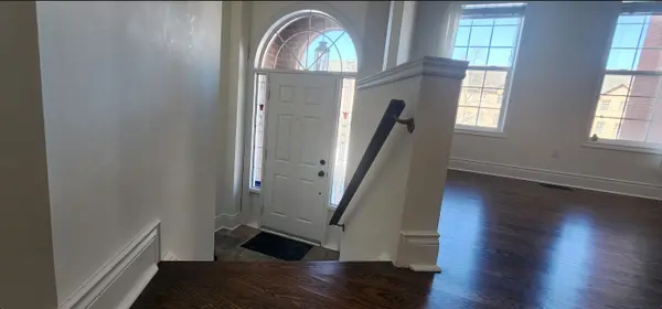 8038 Yonge ST #8, Vaughan, ON L4J 1W3