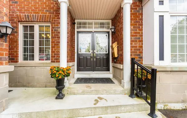 26 Saint Hubert DR, Brampton, ON L6P 1V7