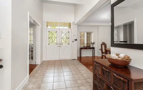 26 Saint Hubert DR, Brampton, ON L6P 1V7