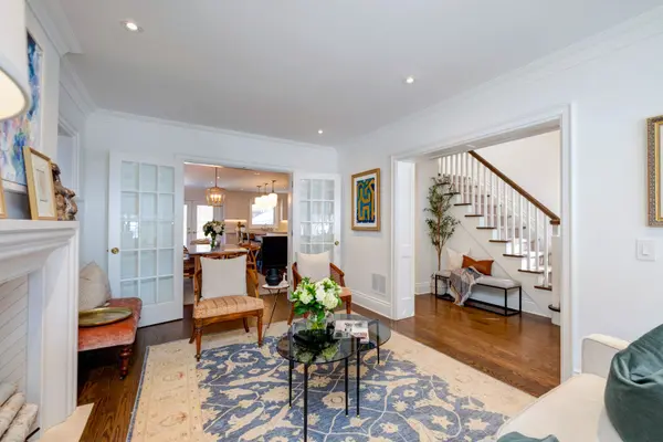 165 Welland AVE, Toronto C09, ON M4T 2J6