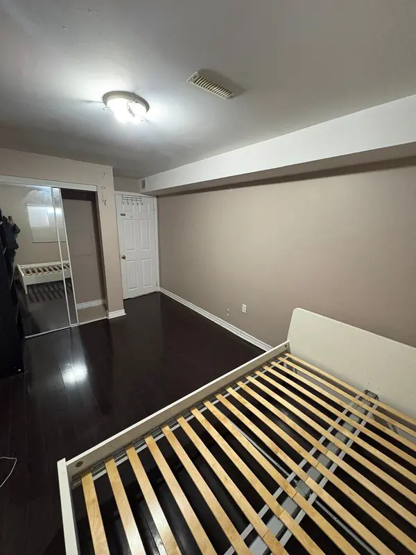 BSMT - 5292 Longhouse CRES, Mississauga, ON L5R 3S4