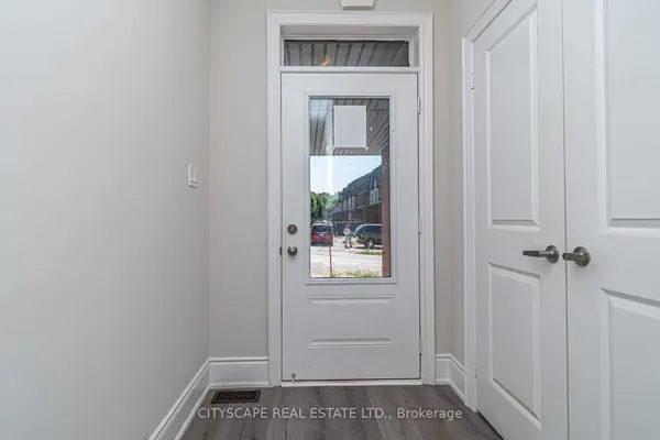 5228 Pinedale DR, Burlington, ON L7L 0J9