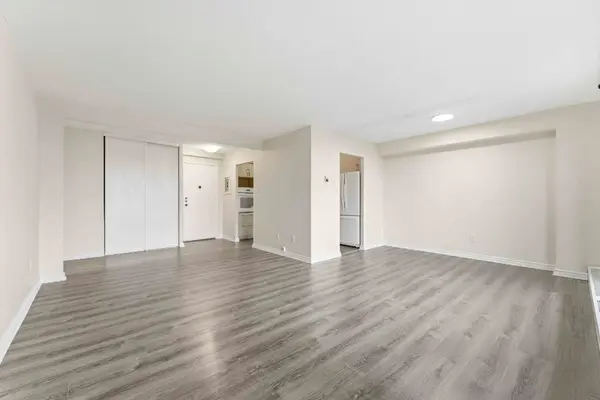 665 Bathgate DR #311, Overbrook - Castleheights And Area, ON K1K 3Y4