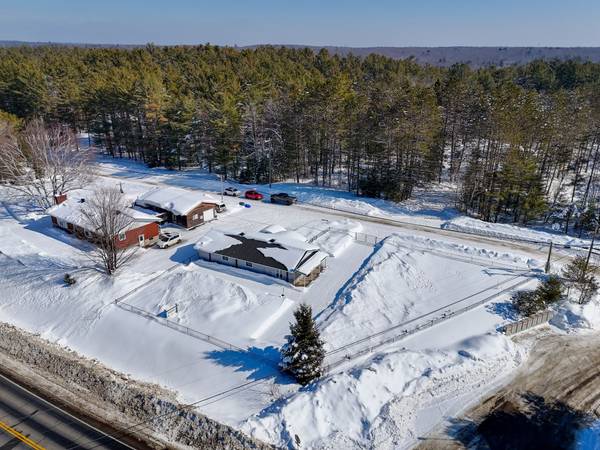 1003 Settlers LN, Bracebridge, ON P1L 1W9