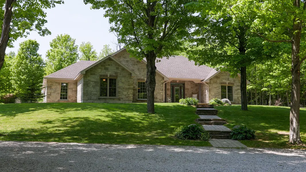 505556 Grey Road 1 RD, Georgian Bluffs, ON N0H 1S0