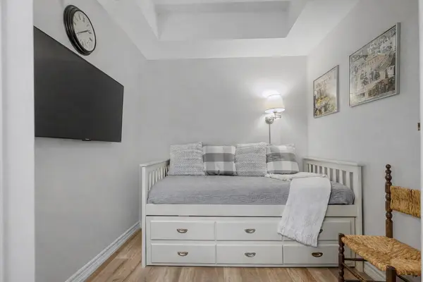 670 Gordon ST #111, Whitby, ON L1N 0K9