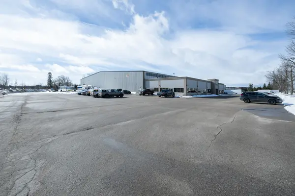 111 Ellis DR, Barrie, ON L4N 8Z3