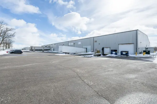 111 Ellis DR, Barrie, ON L4N 8Z3