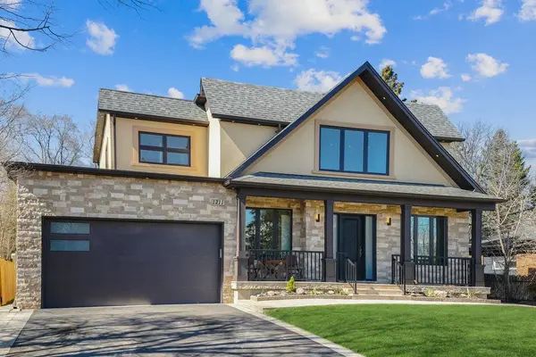 1211 Pinegrove RD, Oakville, ON L6L 2W8