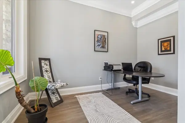 1211 Pinegrove RD, Oakville, ON L6L 2W8