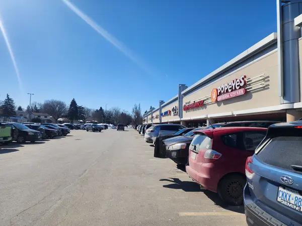 35 Harvard RD #10, Guelph, ON N1G 3A2